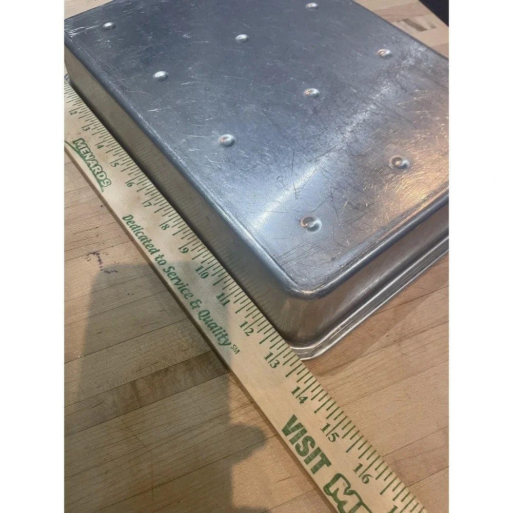 Vintage REMA AirBake Insulated Aluminum 13x9 Cake Pan with Original Clear Lid